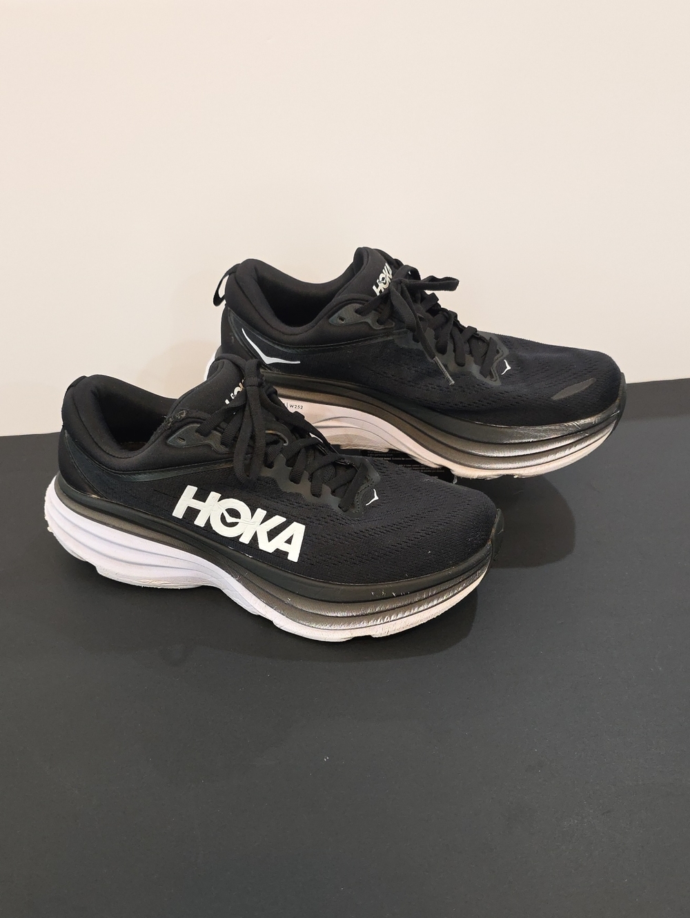 Hoka Bondi 8 Women's Black Running Shoes with White Midsole Size 9.5 D Wide